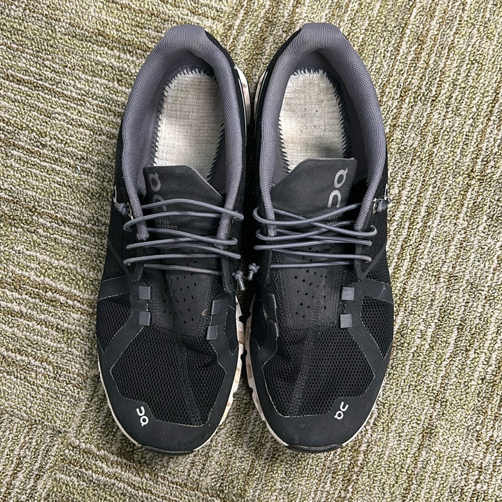 On Cloud sneaker